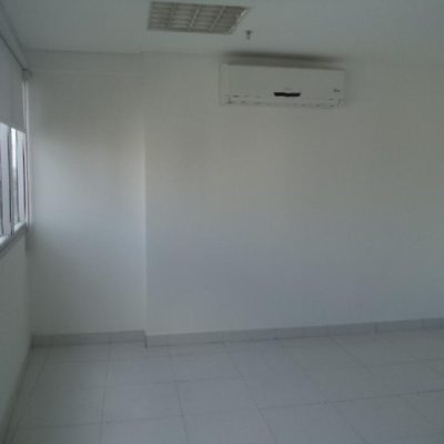 i1369_04_8.jpg